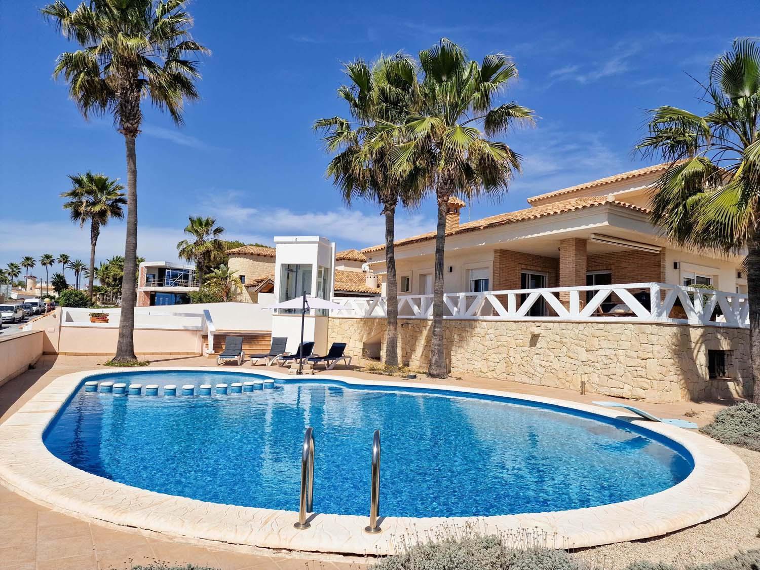 Frontline Beach Villa Playa Flamenca Orihuela Dış mekan fotoğraf